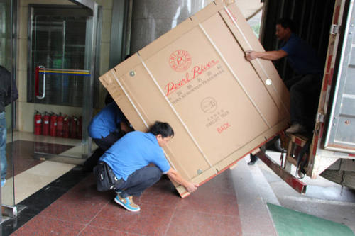 铅山钢琴贵重工艺品无忧运